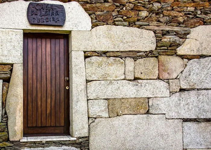 Casas Peralta - Leira Pereira 度假居 Cabreiros